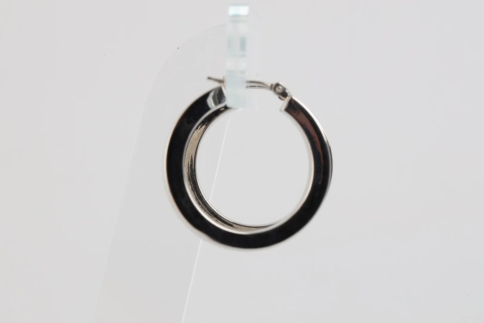 14k White Gold Hoop Earrings (2.63g.)