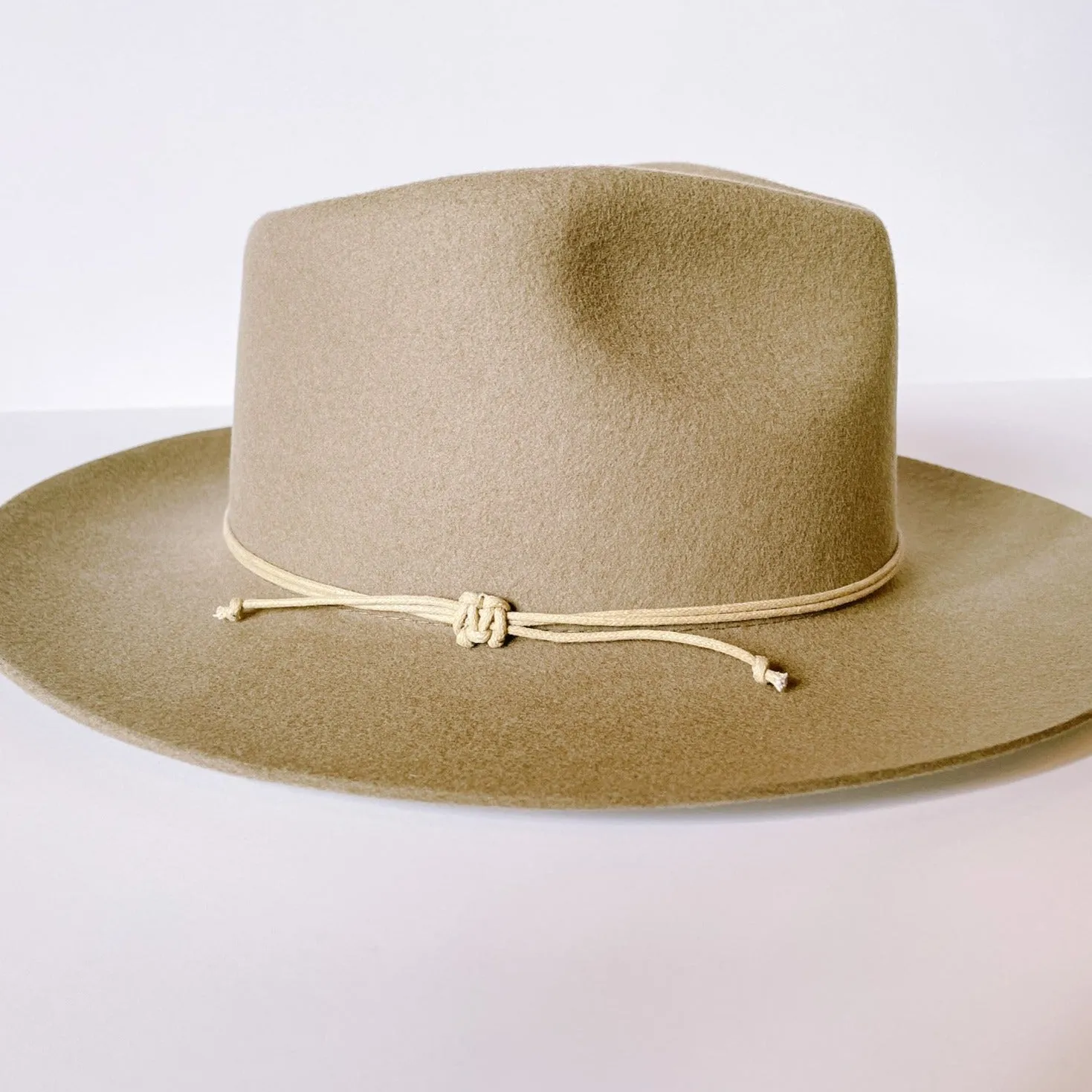 DOUBLE STRAND ROPE HAT BAND - TAN