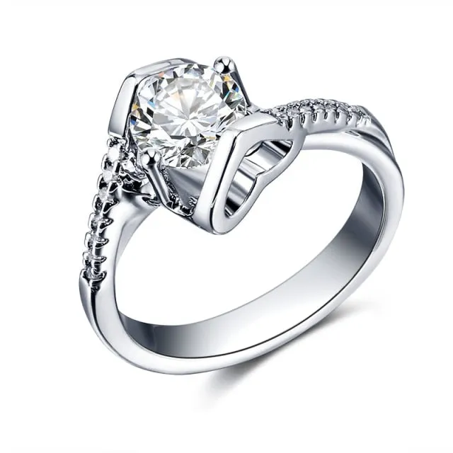 Fashion Luxury Crystal Engagement Ring for Women AAA White Cubic Zirconia Silver color Rings