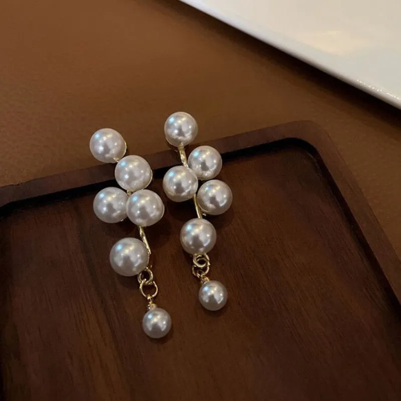 Korean New Exquisite Honey Bee Pearl Earrings Fashion Temperament Versatile Small Earrings Elegant Ladies Jewelry 2021 New
